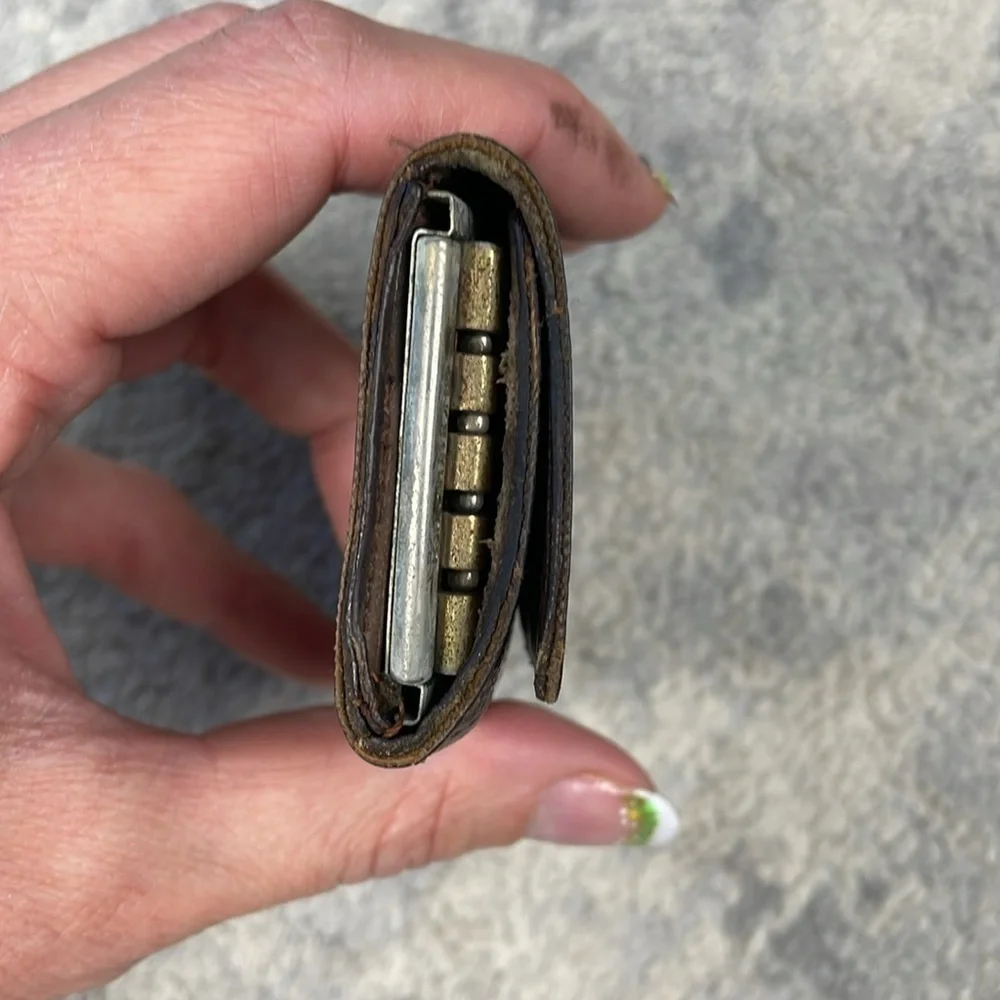 Louis Vuitton Monogram Key Case Holder 4 Key